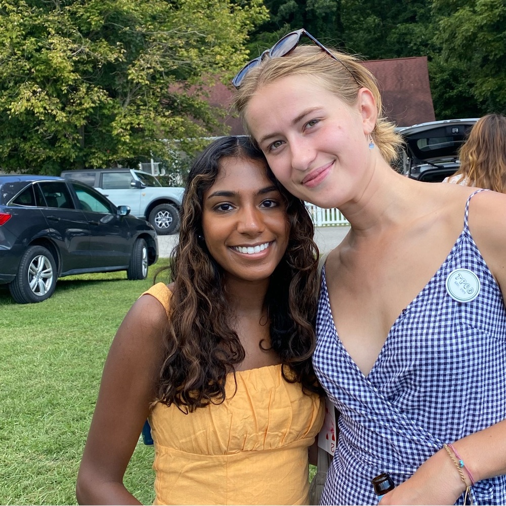 Meet your Posher, Emily